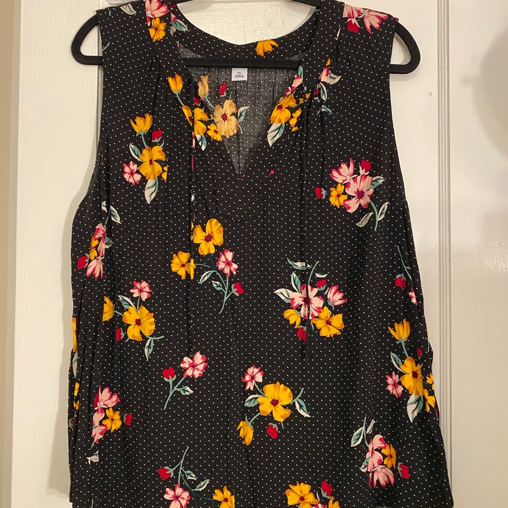 Black polka dot floral sleeveless blouse